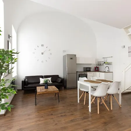 B17 Bajcsy Apartment