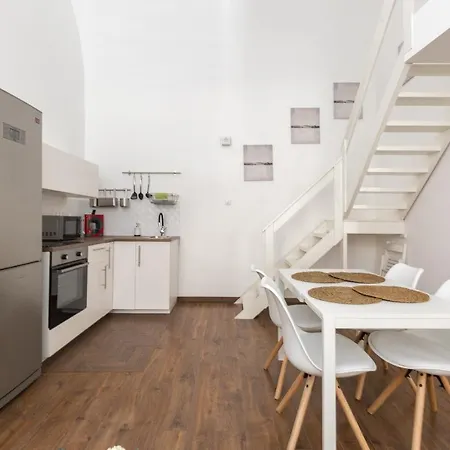 B17 Bajcsy בודפשט