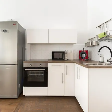 B17 Bajcsy בודפשט